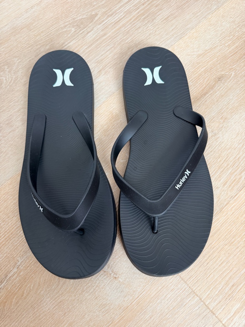 NWOT NEW Hurley One and Only Flip Flops Mens 12 Black White Sandals Vacation